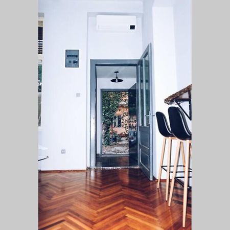 ☆Modern High Ceiling Apartment - Heart Of The City Oradea Exteriör bild