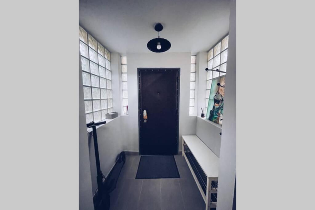 ☆Modern High Ceiling Apartment - Heart Of The City Oradea Exteriör bild